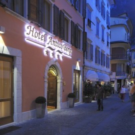 hotel  antico  borgo **** – riva del garda ( tn )