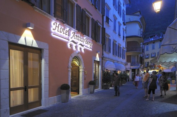 hotel  antico  borgo **** – riva del garda ( tn )